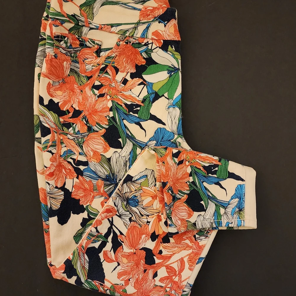 Preowned Chico Jeggings Ankle, Floral, Women's Size 0.5, USA 6P Good - Picture 4 of 14